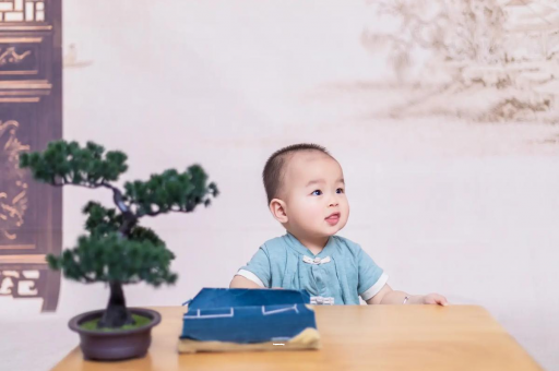 临朐二个月宝宝做哪些训练